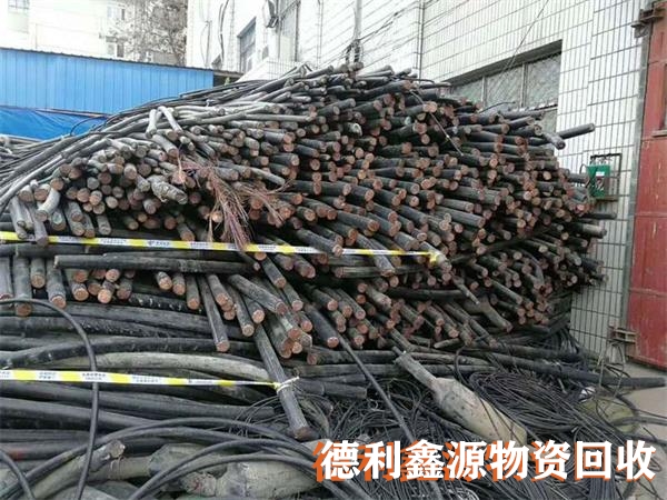 西青箱式變壓器回收